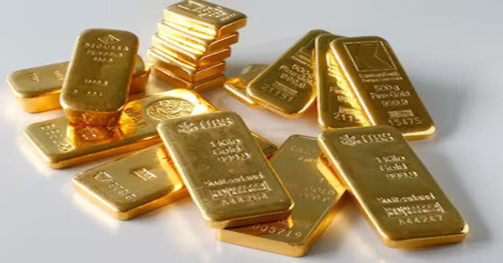 Gold continues to glitter. What should investors do?